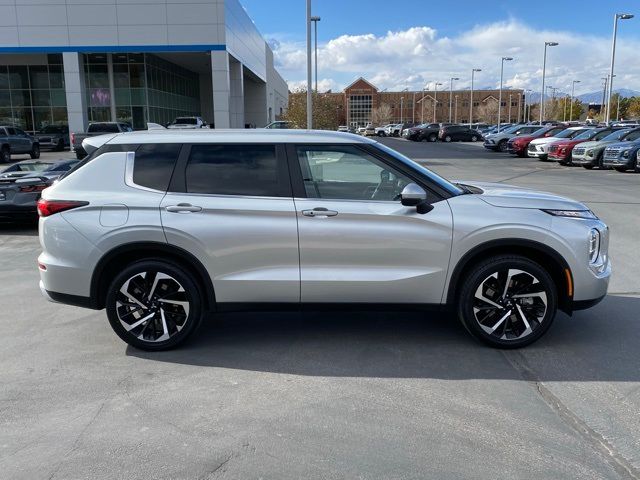 2024 Mitsubishi Outlander SE Black Edition w/Pano Roof