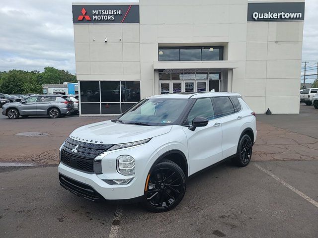 2024 Mitsubishi Outlander SE Black Edition w/Pano Roof