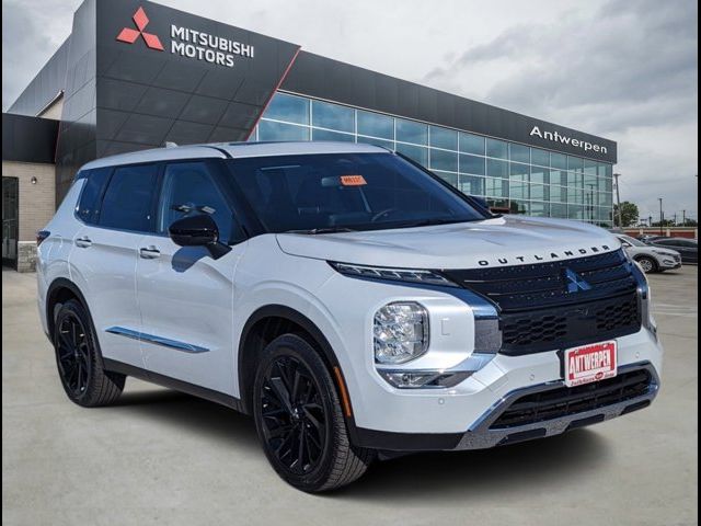 2024 Mitsubishi Outlander SE Black Edition w/Pano Roof