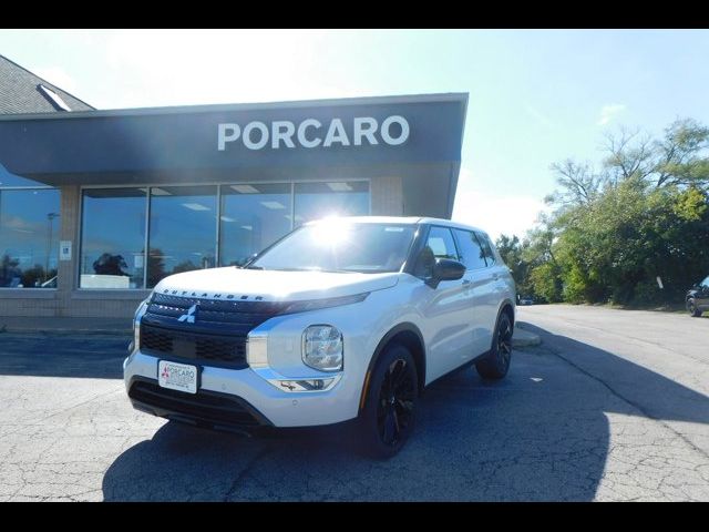 2024 Mitsubishi Outlander SE Black Edition w/Pano Roof