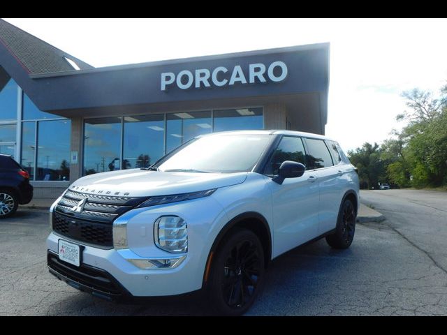 2024 Mitsubishi Outlander SE Black Edition w/Pano Roof