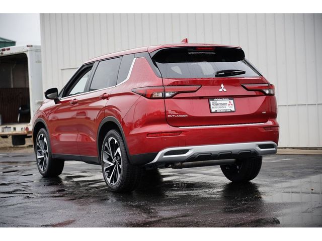 2024 Mitsubishi Outlander SE