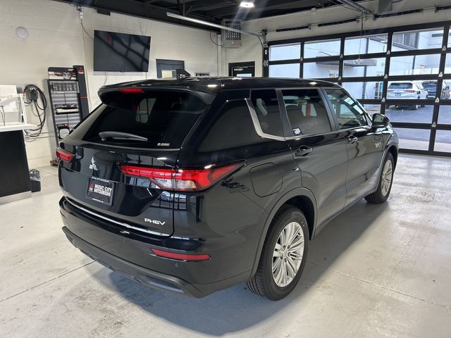 2024 Mitsubishi Outlander Plug-In Hybrid ES