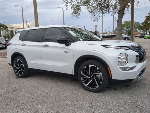 2024 Mitsubishi Outlander PHEV SE