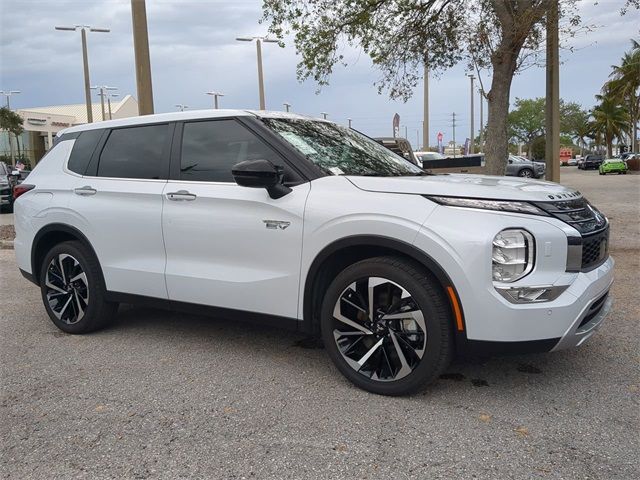 2024 Mitsubishi Outlander PHEV SE