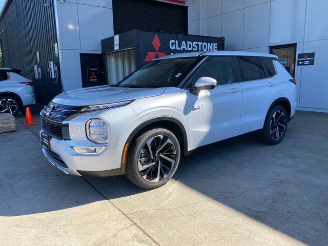 2024 Mitsubishi Outlander PHEV SE