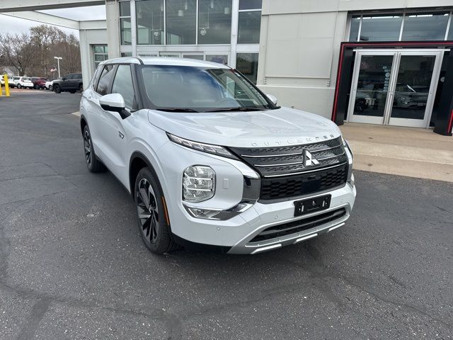 2024 Mitsubishi Outlander Plug-In Hybrid SE