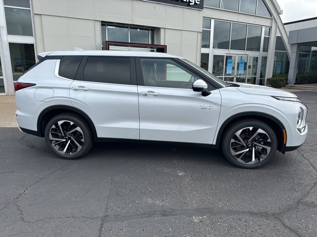 2024 Mitsubishi Outlander Plug-In Hybrid SE