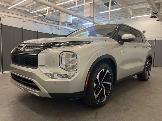 2024 Mitsubishi Outlander PHEV SE