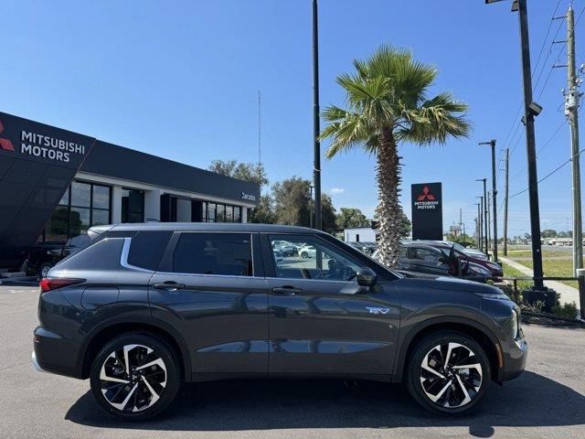 2024 Mitsubishi Outlander PHEV SE