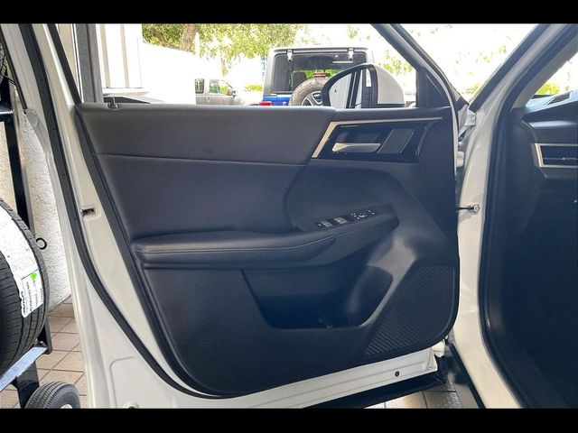 2024 Mitsubishi Outlander Plug-In Hybrid SE