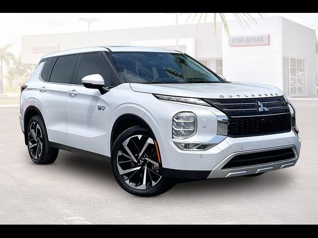 2024 Mitsubishi Outlander Plug-In Hybrid SE