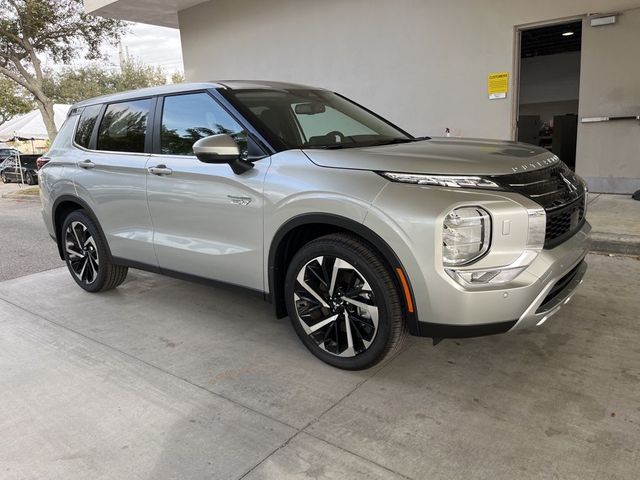 2024 Mitsubishi Outlander PHEV SE