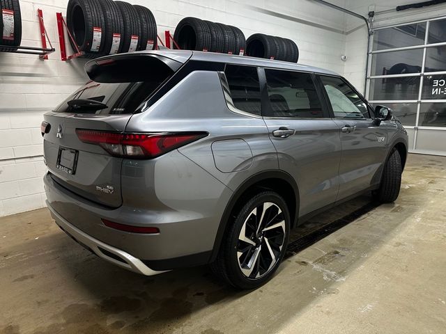 2024 Mitsubishi Outlander Plug-In Hybrid SE