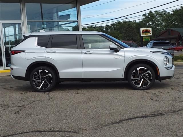 2024 Mitsubishi Outlander Plug-In Hybrid SE