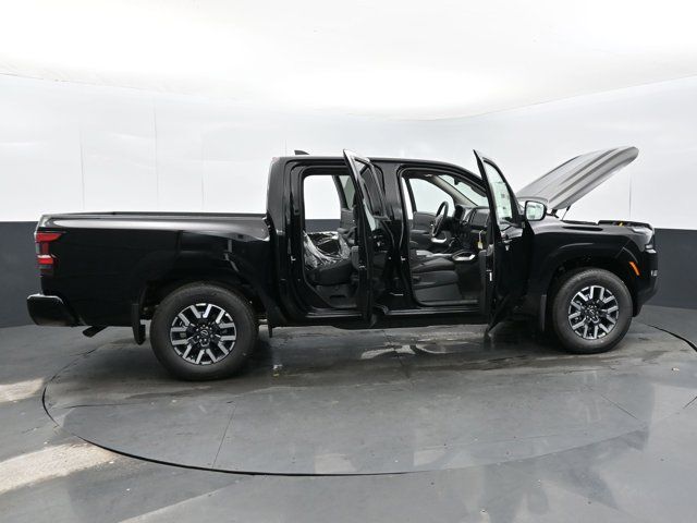 2024 Nissan Frontier SL