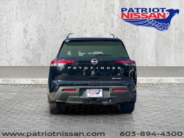 2024 Nissan Pathfinder SV