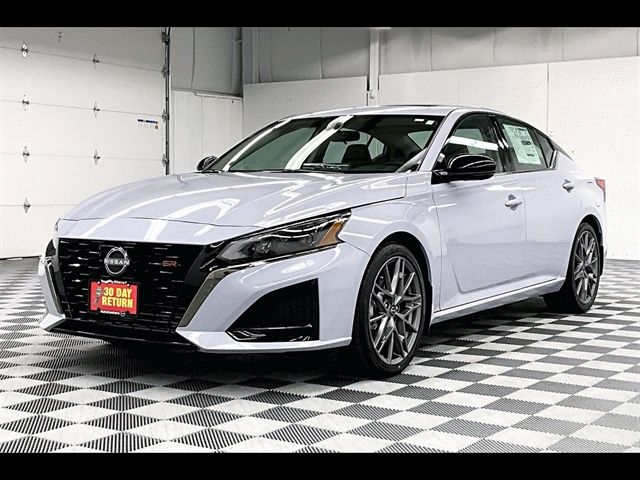 2024 Nissan Altima 2.0 SR