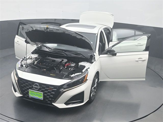 2024 Nissan Altima 2.0 SR