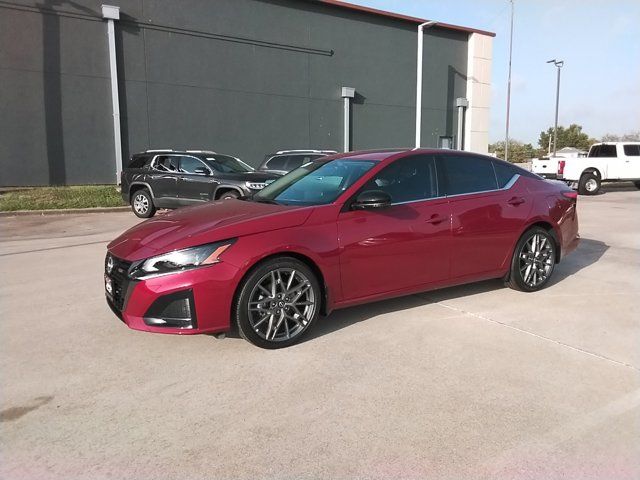 2024 Nissan Altima 2.0 SR