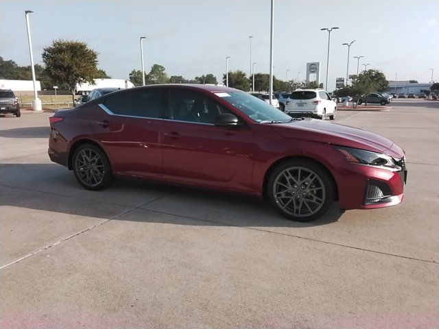 2024 Nissan Altima 2.0 SR