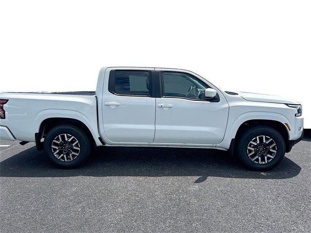 2024 Nissan Frontier SL