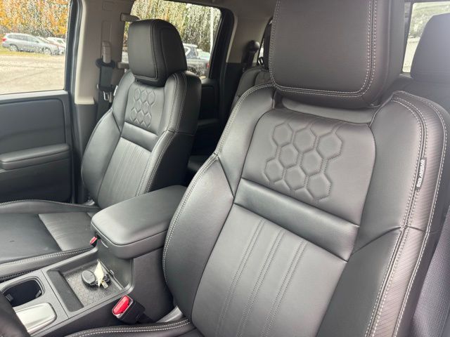 2024 Nissan Frontier SL