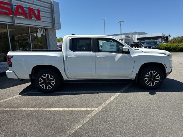 2024 Nissan Frontier SL