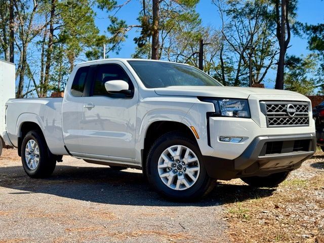 2024 Nissan Frontier SV