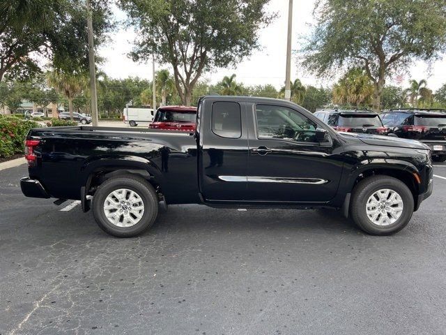 2024 Nissan Frontier SV