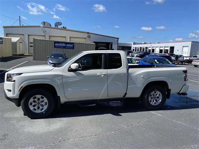 2024 Nissan Frontier SV