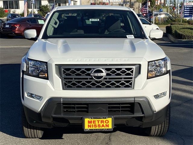 2024 Nissan Frontier SV