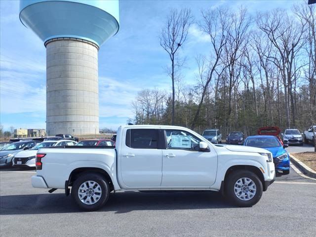 2024 Nissan Frontier SV