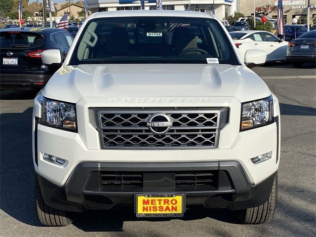 2024 Nissan Frontier SV