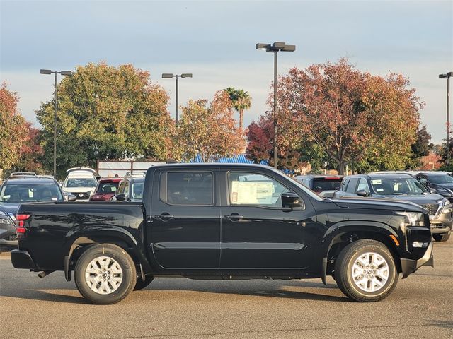 2024 Nissan Frontier SV