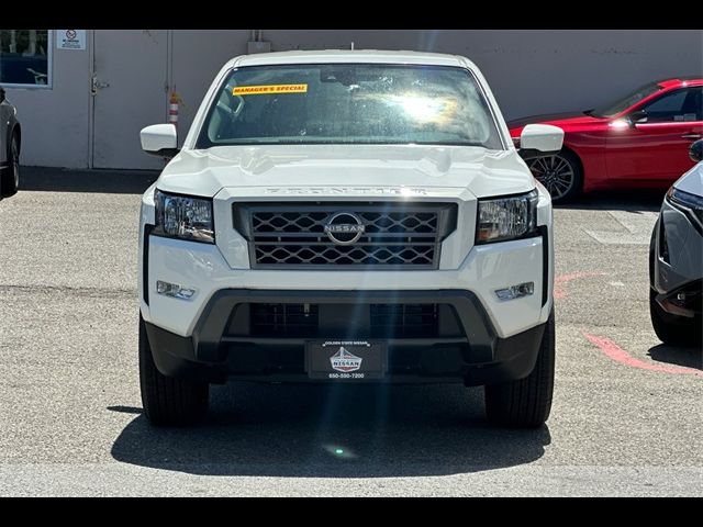 2024 Nissan Frontier SV