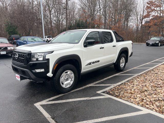 2024 Nissan Frontier SV