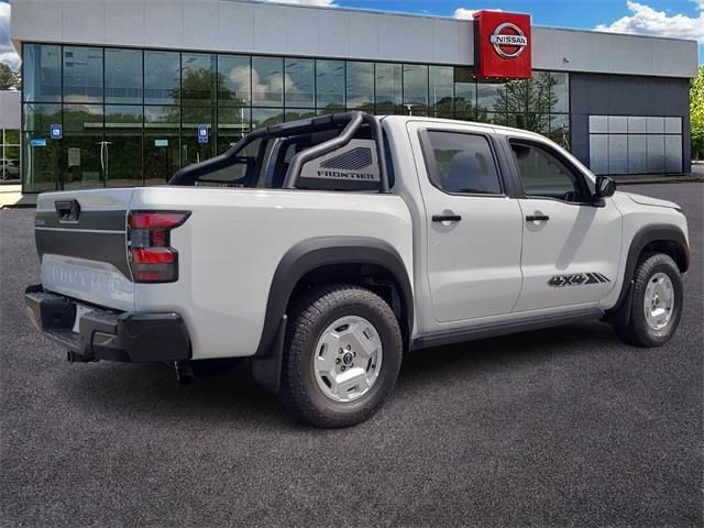 2024 Nissan Frontier SV