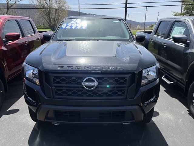 2024 Nissan Frontier SV