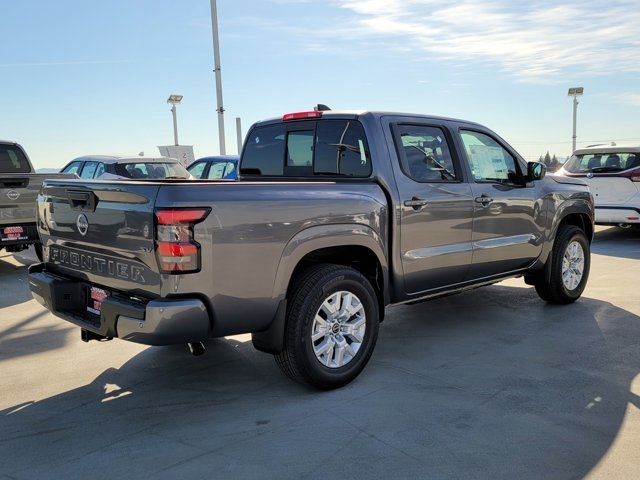 2024 Nissan Frontier SV