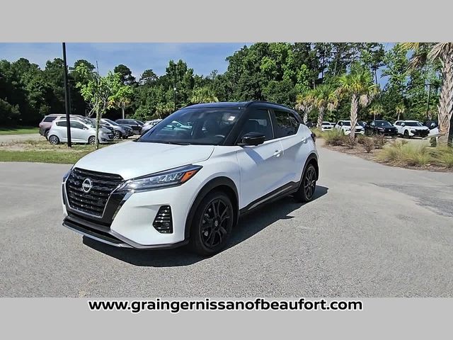 2024 Nissan Kicks SR