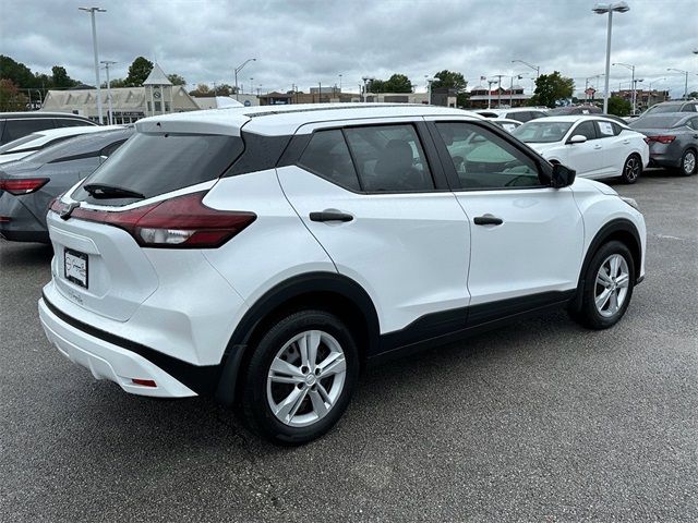 2024 Nissan Kicks S