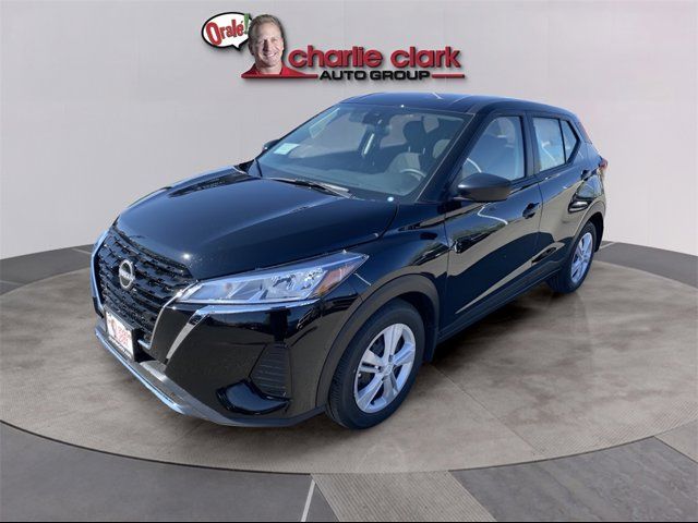 2024 Nissan Kicks S