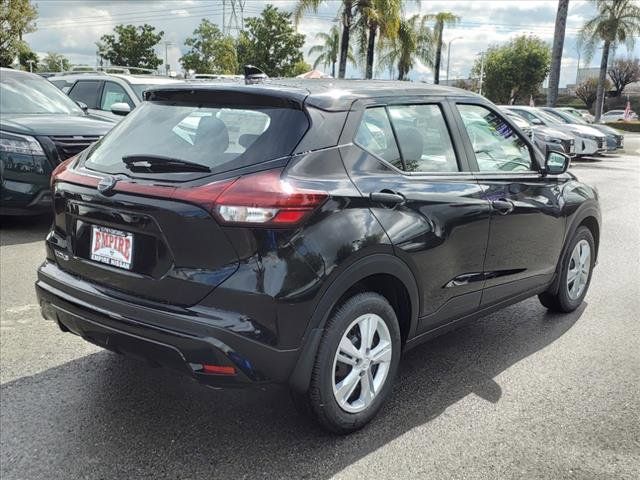 2024 Nissan Kicks S