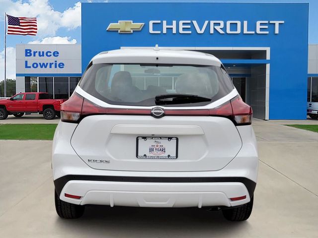 2024 Nissan Kicks S