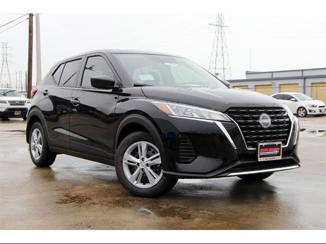 2024 Nissan Kicks S