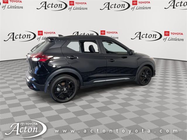 2024 Nissan Kicks SR