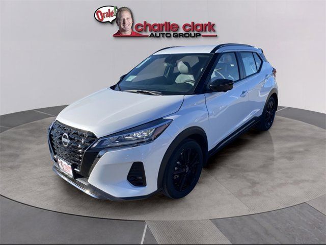 2024 Nissan Kicks SR