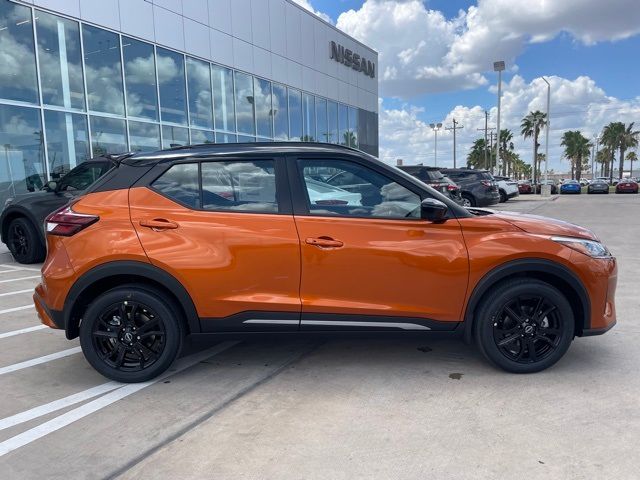 2024 Nissan Kicks SR