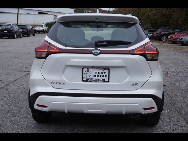 2024 Nissan Kicks SR